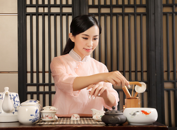 经常去深圳坪山靠谱男士会馆，这家私藏已久的店推荐给你